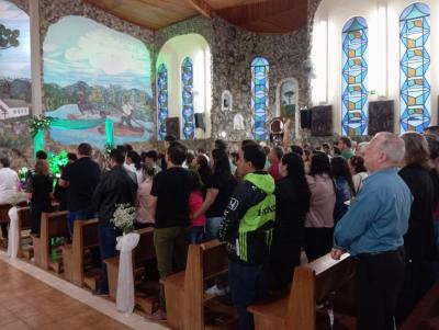 Missa dos Romeiros em Laranjeiras do Sul levou centenas de devotos ao SantuÃ¡rio